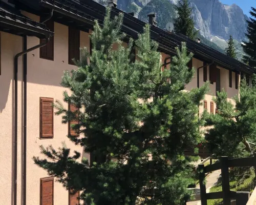 Sasso Rosso Apartment with Alps View Hotel a Folgarida