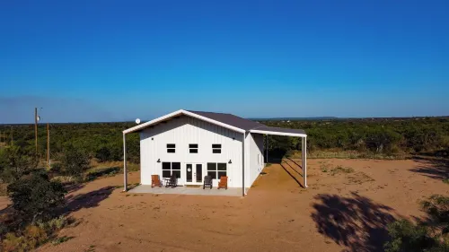 Gorgeous, Secluded Hill Country Escape Near River + Game room!