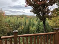 Gorgeous White Mountain Log Home in Franconia - Hike, Bike, Golf, Ski and More! Hotels in Franconia