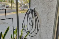 9 mins from Disneyland Arcade Jacuzzi EV Charge
