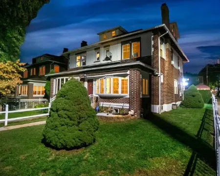 The Allentown Whitehouse Hotels in Allentown