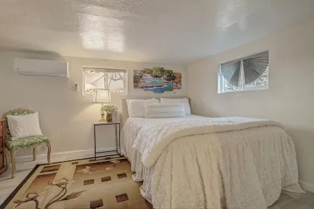 Cozy Cottage Getaway Отели в г. Пейсон