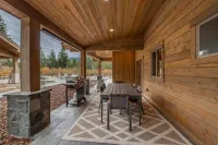 New luxe townhouse mins to GNP! Spa! Game room! فنادق في Flathead County