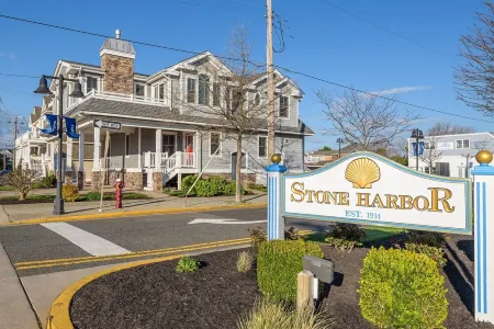 Dog Friendly Townhome in the heart of Stone Harbor Отели рядом с достопримечательностью «Blue Eden»