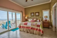 6 Bedrm/5.5 Baths/Gulf Front - 4 King Master