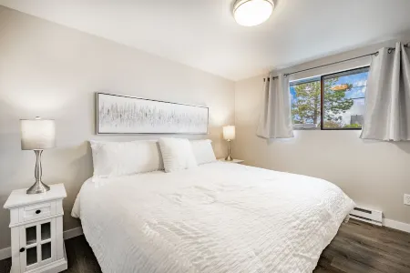 Autumn Whisper: 1Br Hot Tub Near Beach - 102 Отели рядом с достопримечательностью «Парк штата Берч Бэй»