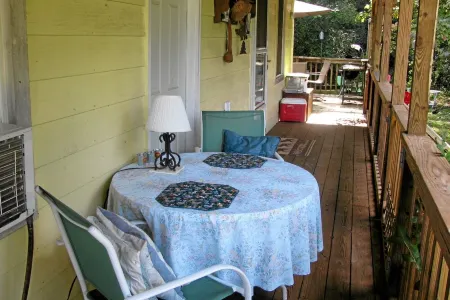 Moose Crossing Cabin...Private, Not Isolated Отели в г. Эндрюс