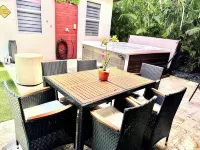 Relax in Coral Terrace, just a quick 5-min drive to Coral gables and UM