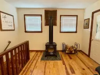 ATV UTV TRAILS peaceful farmhouse cabin HIKING dog friendly HOT TUB & FIREPIT