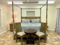 The Courtyard Suite, Pool is Open May to August
