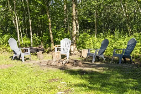 Little Longbow Lakefront Chalet