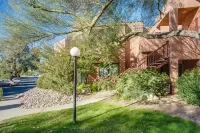 NEW Completely Renovated Sabino Canyon Condo Отели в г. 