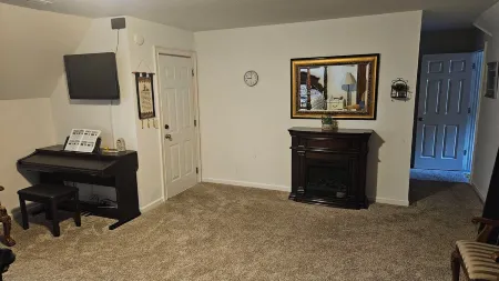 EXCLUSIVE LARGE 2 BEDROOM SUITE W/THEATER ROOM + KITCHEN