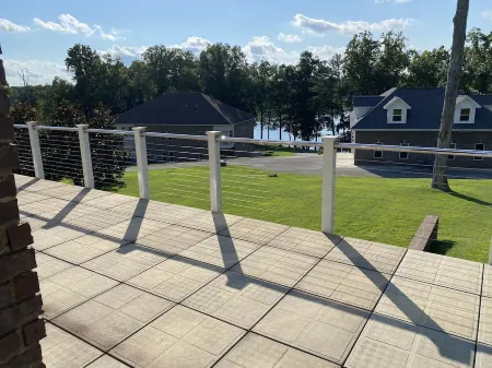 Lakeview Retreat: Dock, Boat Slip, Spacious for multi-family