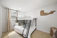 Blue Anchor Cottage - private hot tub getaway!