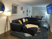 Chic 3bed 2bath Home with free parking close to United Center