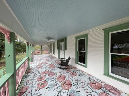Newly restored 1910 Ozark Mountain Dogtrot Cottage