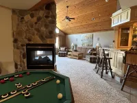 Lakefront Penthouse Retreat: Stunning Views, Bar, Golf & Fun on Castle Rock Lake