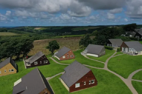 Coombe View Cornwall Holiday Lodge Near Bude. Sea Views. Large Patio Sleeps 6.