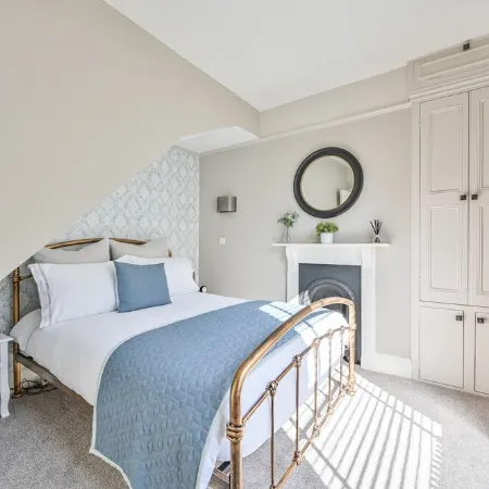 Charming Three Story Townhouse footsteps away from the historic harbour.
