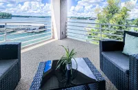 Modern Serene Lake house -Panoramic View of Main Channel - balneario