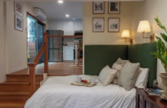 Tropical Hideaway 15 minutes from downtown and beaches!