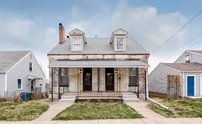 Luxury on Fifth 4B 2.5B for 10 Guests, 5min drive to Main St Hotels near St. Charles Historic District