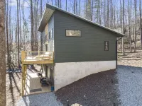 NEW Mountain Modern Hideaway! - Walk to Disc Golf Ξενοδοχεία στην πόλη McDowell County