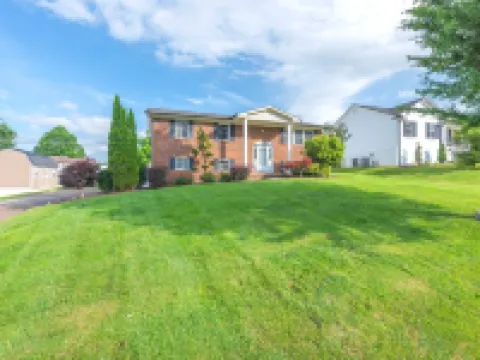 Knoxville Eden East Hotels in Powell