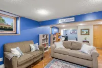 Spacious 4-bedroom house in charming Burnsville with Pool!