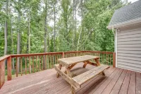 Mighty Mansion w/3,300 SF - 9 mins to Downtown + NCSU. 8 Beds Great for Groups! Institute for Advanced Analytics附近的飯店