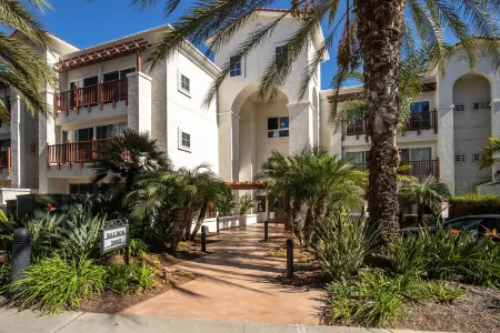 Lovely La Costa condo -walk to Spa & Golf course, close to beach & Legoland Отели рядом с Аэропорт Эль-Паломар