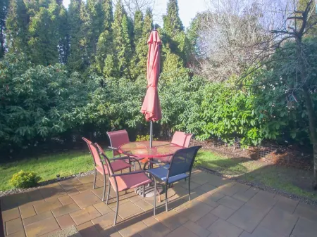 Private Edmonds Studio Apartment