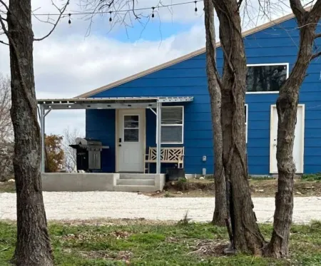 2-Bedroom Vacation Home Just 8 Minutes from Stockton Lake