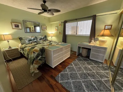 Ocean View Condo with Pool, Extra Large Lanai, New Kitchen & Bathroom.