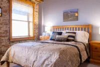 Romantic Riverside Getaway Các khách sạn ở 