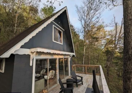 Charming Norris Lake Cabin with views and boat slip @ Marina!