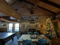 Spruce Moose Lodge: creek-front rustic cabin in the San Juan National Forest