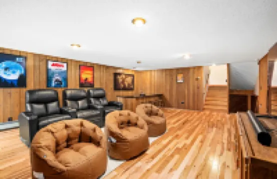 Lakeview chalet by Gooseberry Falls with sauna Hotels in Silver Creek Township