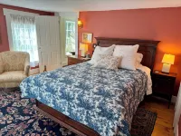 1840's Ship Captain's Farm Estate, 6-10 Guests