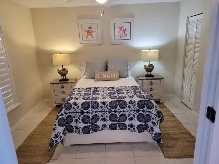 Beautiful ocean view and on the beach. Отели рядом с достопримечательностью «Irene H. Canova Park»