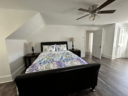 NEW! Residential Retreat. Located minutes to the Oceanview beach and Naval base.