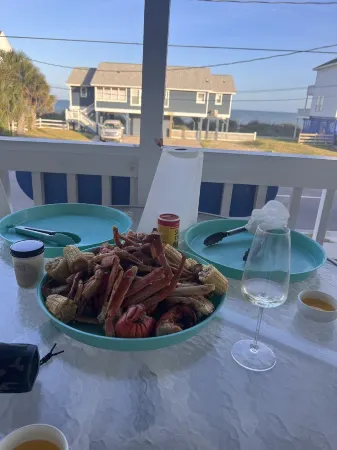 2nd row Ocean Views 4br 3ba Sleeps 12, '25 Pool Amenity Card, linens included