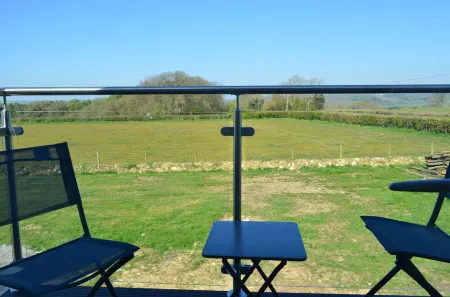 Beautiful Quiet Cottage Dog Friendly Near Cowbridge and Cardiff