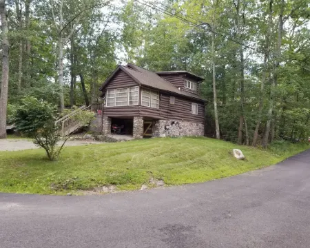 Log Cabin near Greenwood Lake. Minutes to AP Trl, Ren fair, Mt Peter, & Warwick 西米爾福德酒店