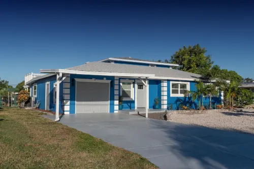 Waterfront 5Br Luxury Home – Pool, Spa, Boat Lift, Putting Green, Fire Pit - balcony