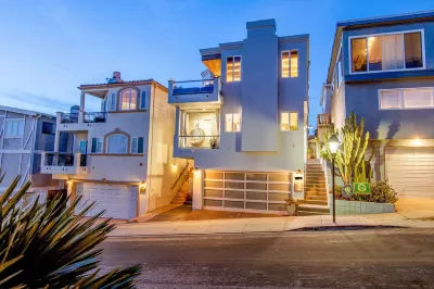 Luxury beach vacation - Ocean view bright and fun 폴리워그 공원 주변 호텔