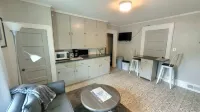 Vintage One Bedroom with Living/Kitchen