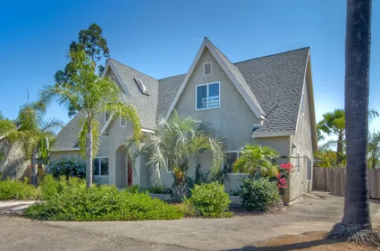 Two Homes, One Lot Sleeps 18, Pool & Hot Tub Private Villa, 9 Miles from Beach.