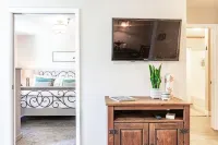 Cute Condo, Great Central Location!